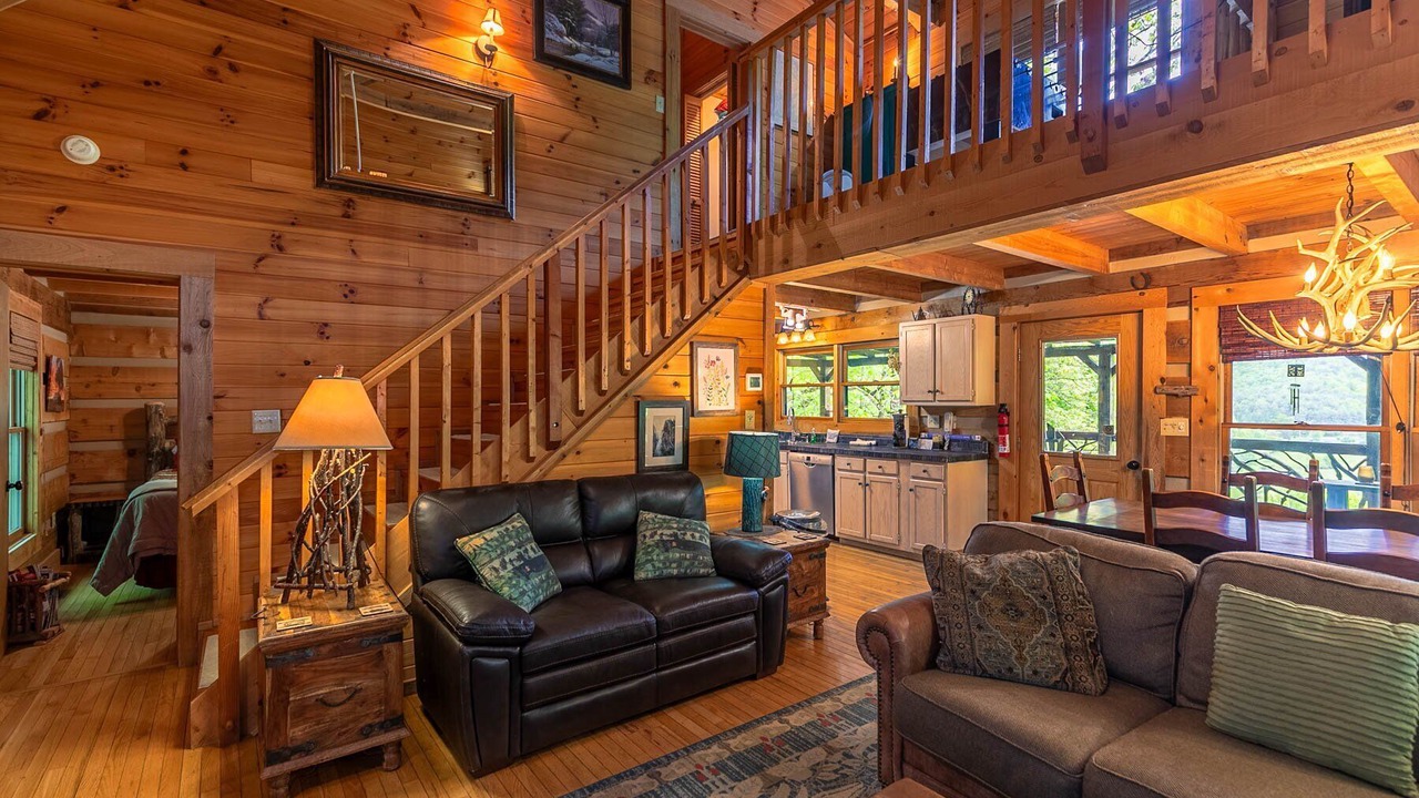 Photo of Livingroom in Sugar Grove