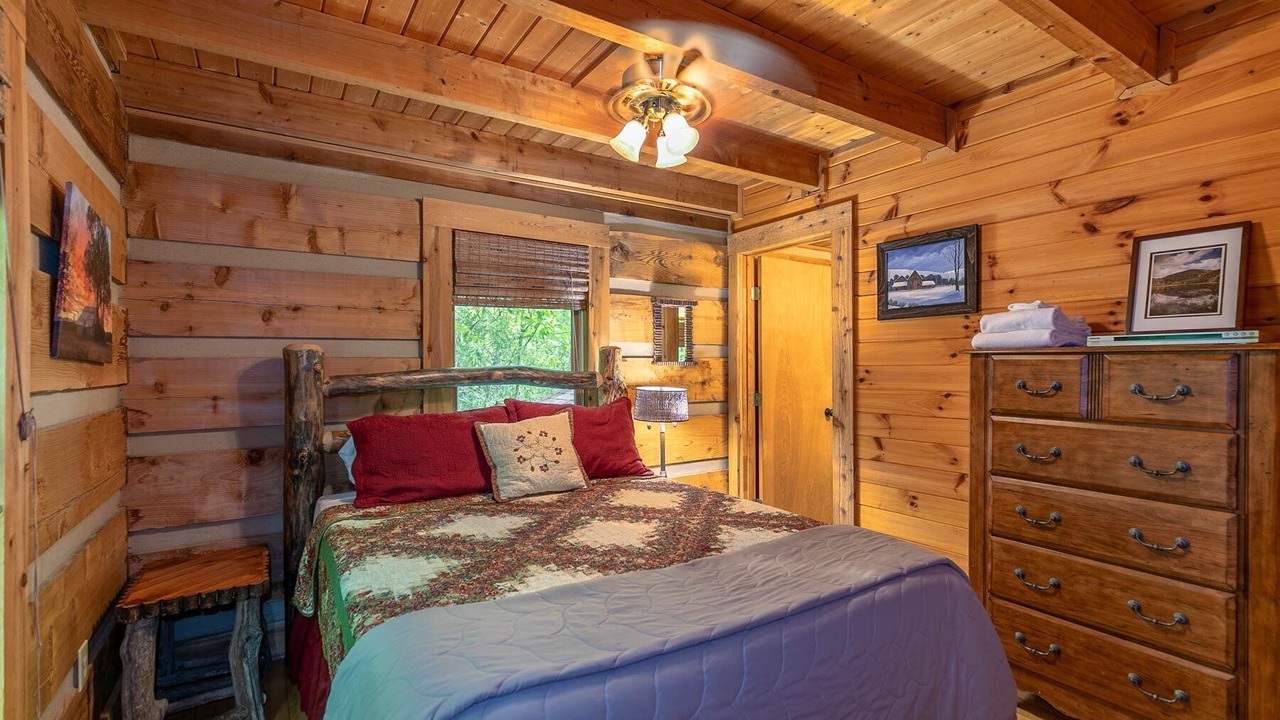 Photo of Bedroom in Sugar Grove
