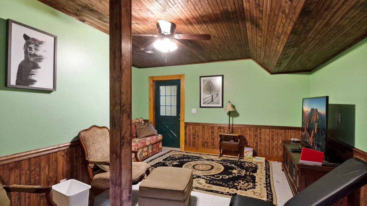 Photo of Bedroom in Sugar Grove