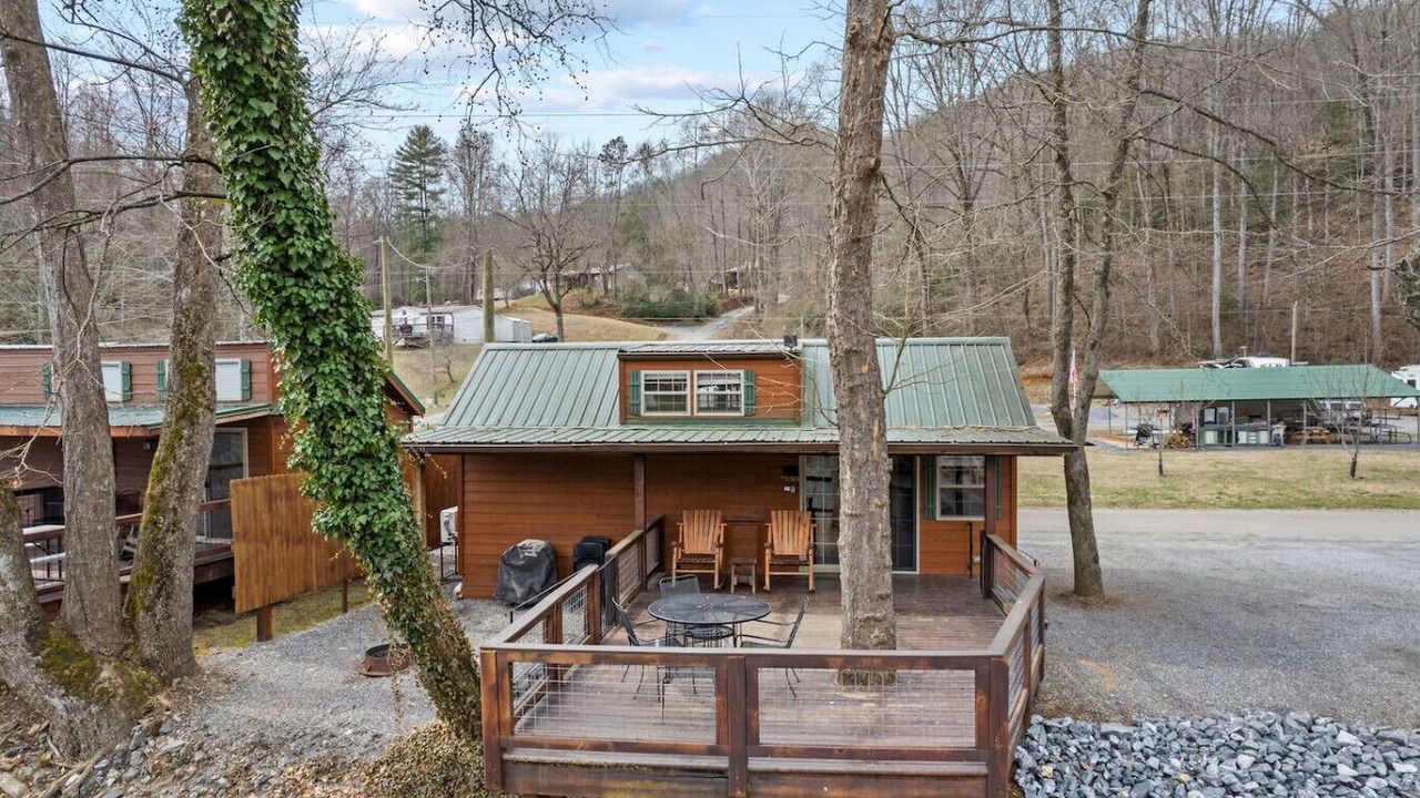 Photo of Patio Balcony in Dillsboro
