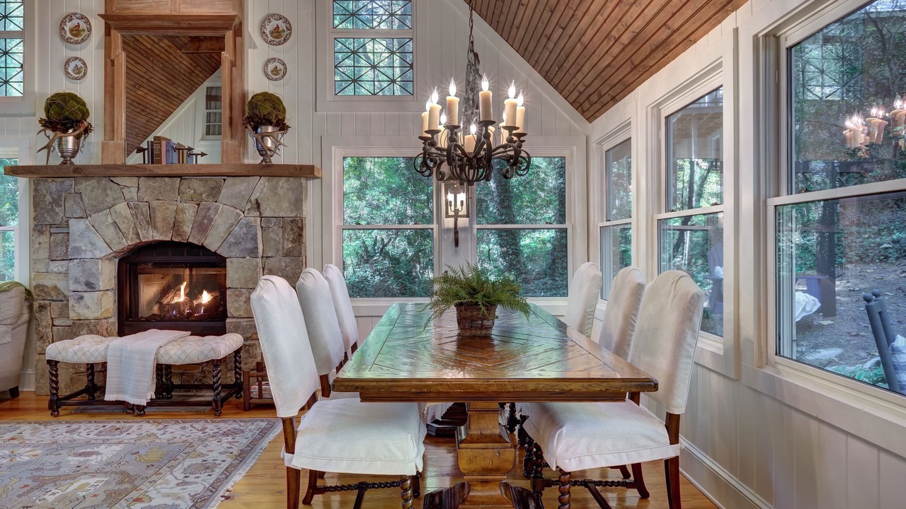 Photo of Livingroom in Lake Sequoyah