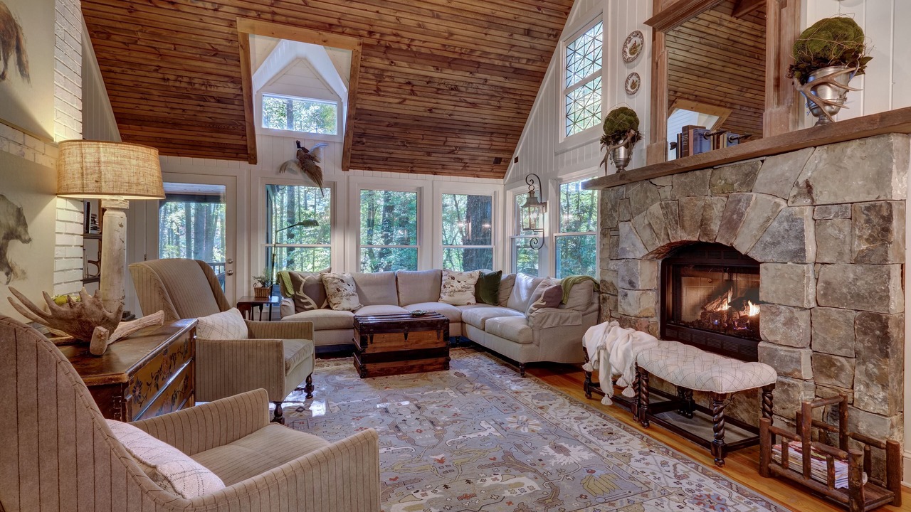 Photo of Livingroom in Lake Sequoyah