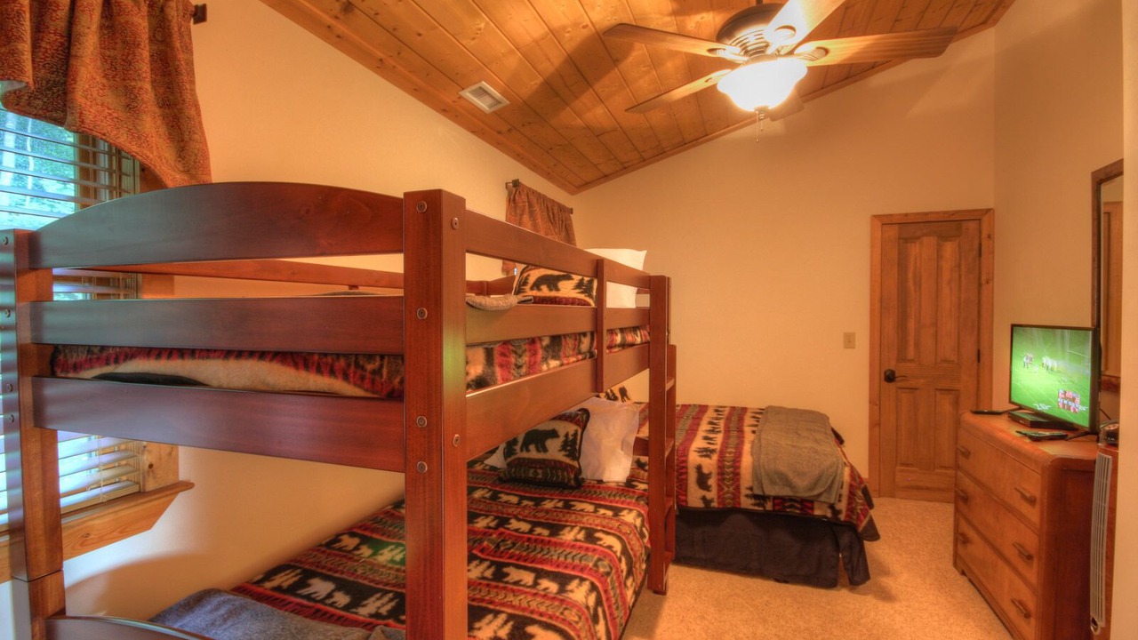 Photo of Bedroom in Seven Devils