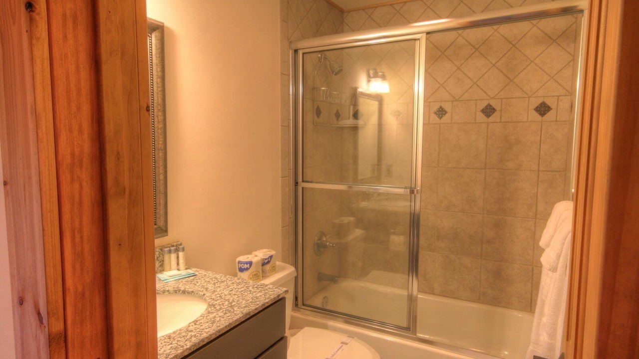 Photo of Bathroom in Seven Devils