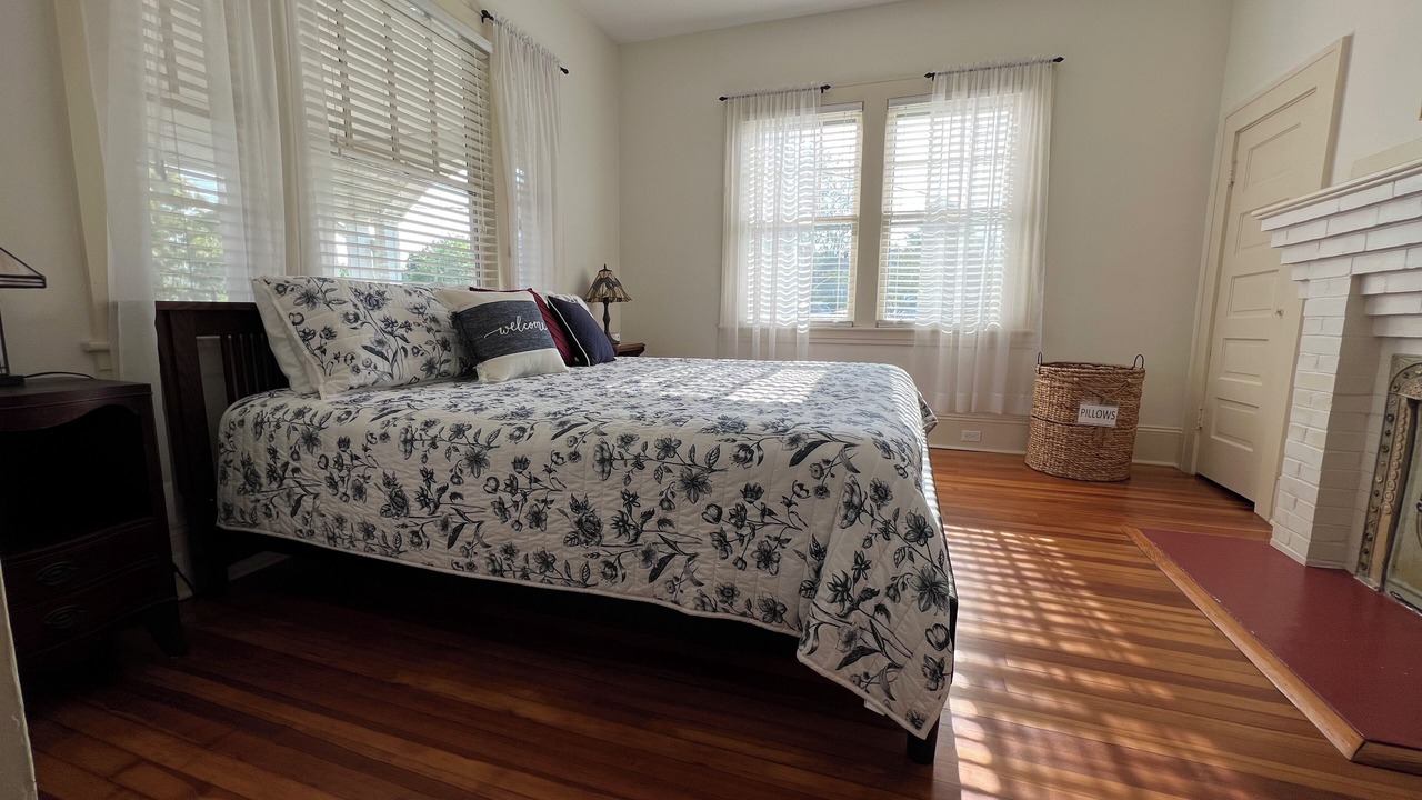Photo of Bedroom in Falconhurst