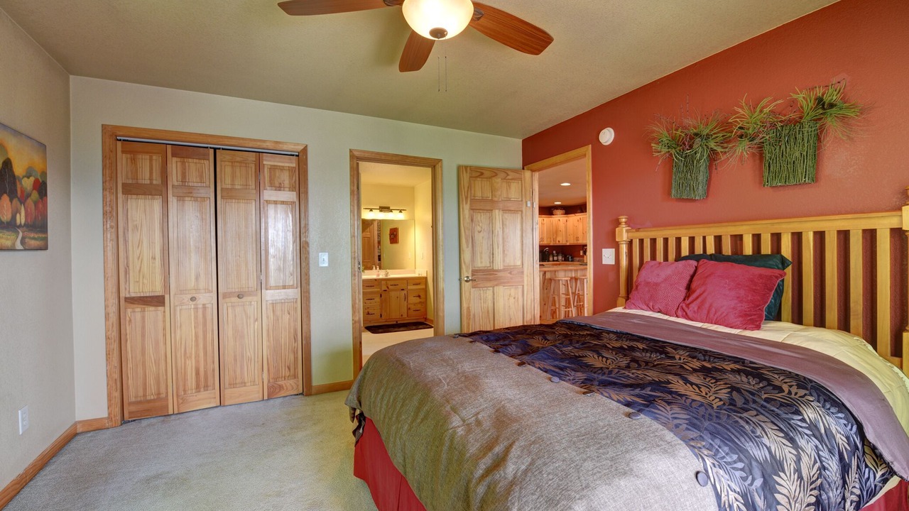 Photo of Bedroom in Brasstown