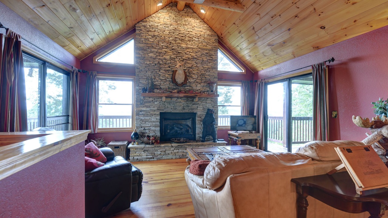 Photo of Livingroom in Brasstown