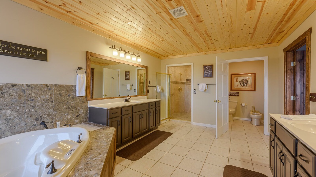 Photo of Bathroom in Seven Devils