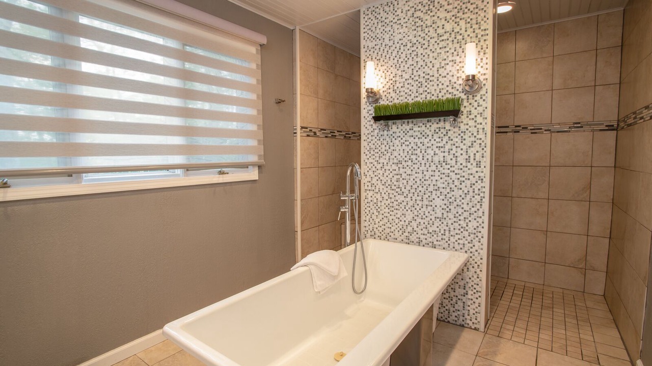 Photo of Bathroom in Seven Devils