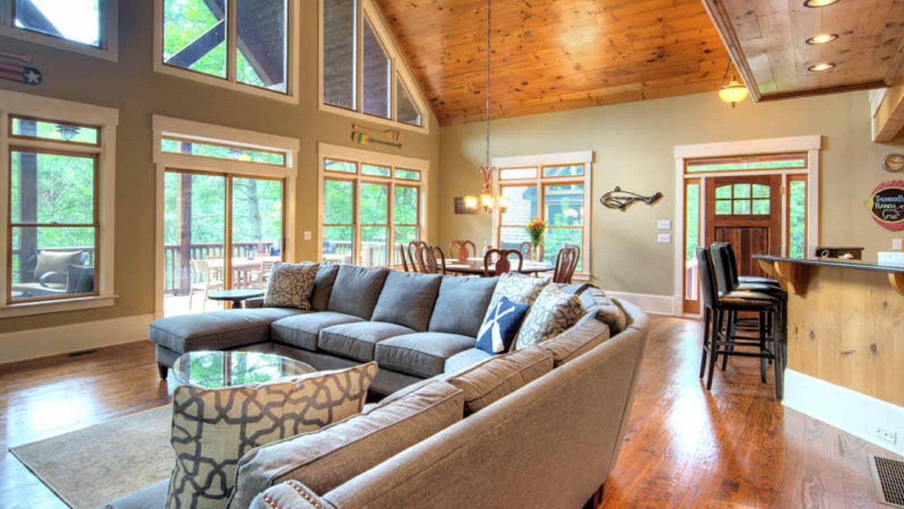 Photo of Livingroom in Lake Toxaway