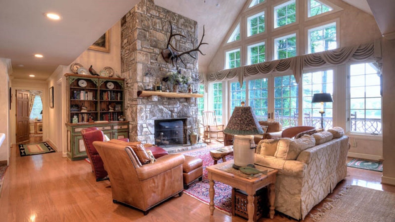 Photo of Livingroom in Lake Toxaway