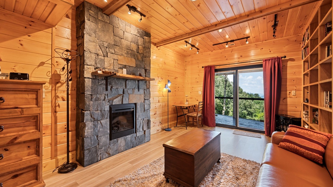 Photo of Livingroom in Waynesville