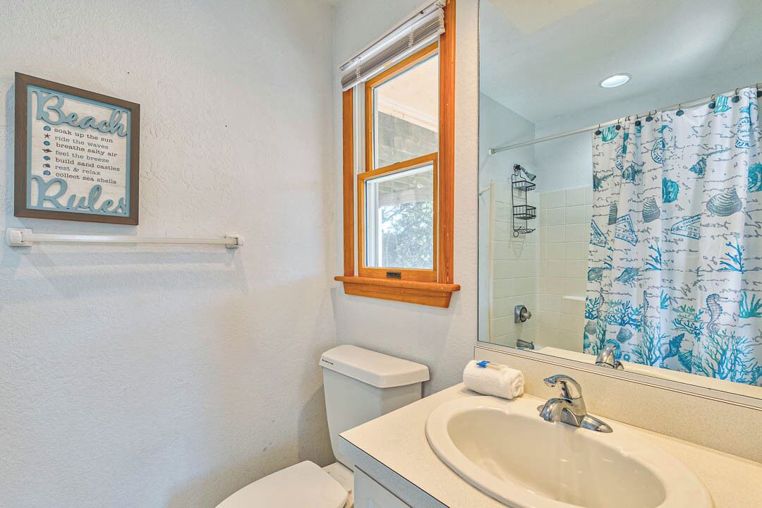Photo of Bathroom in Monteray Shores