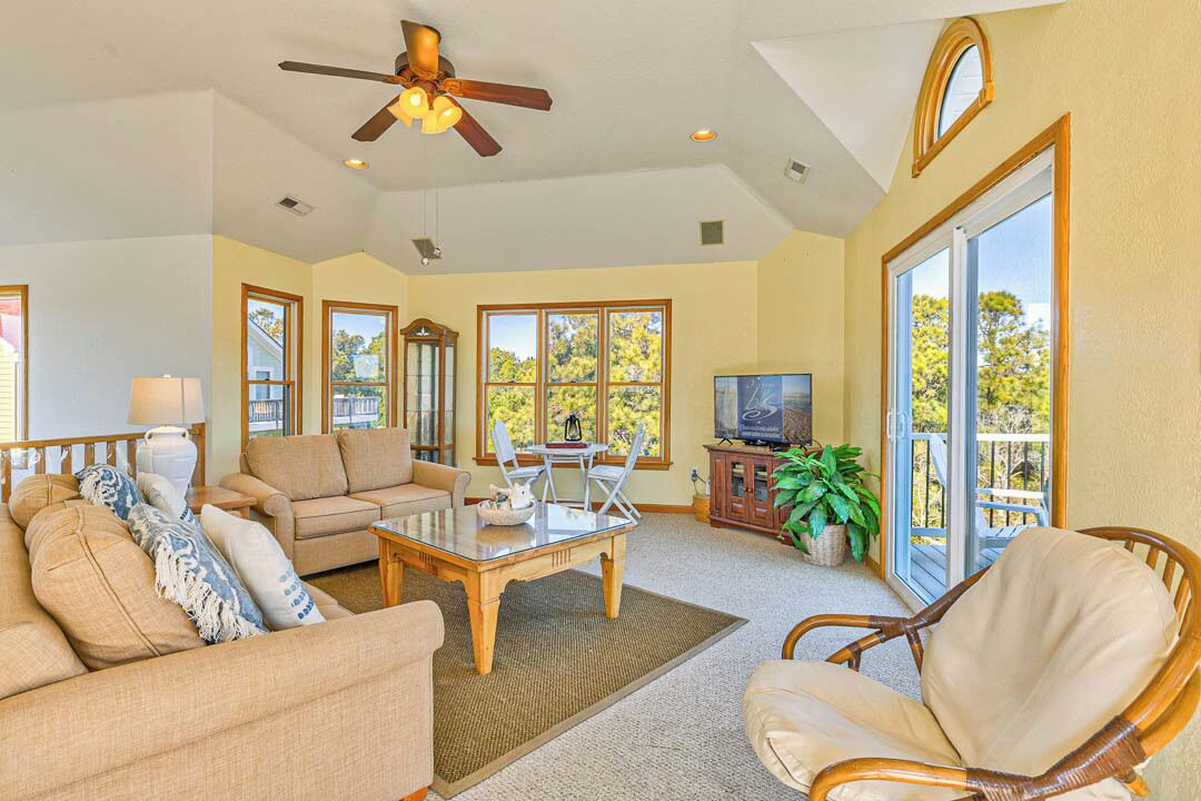 Photo of Bedroom in Monteray Shores