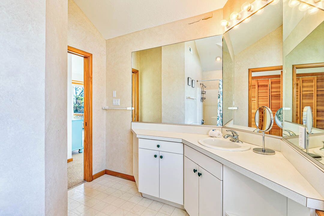 Photo of Bathroom in Monteray Shores