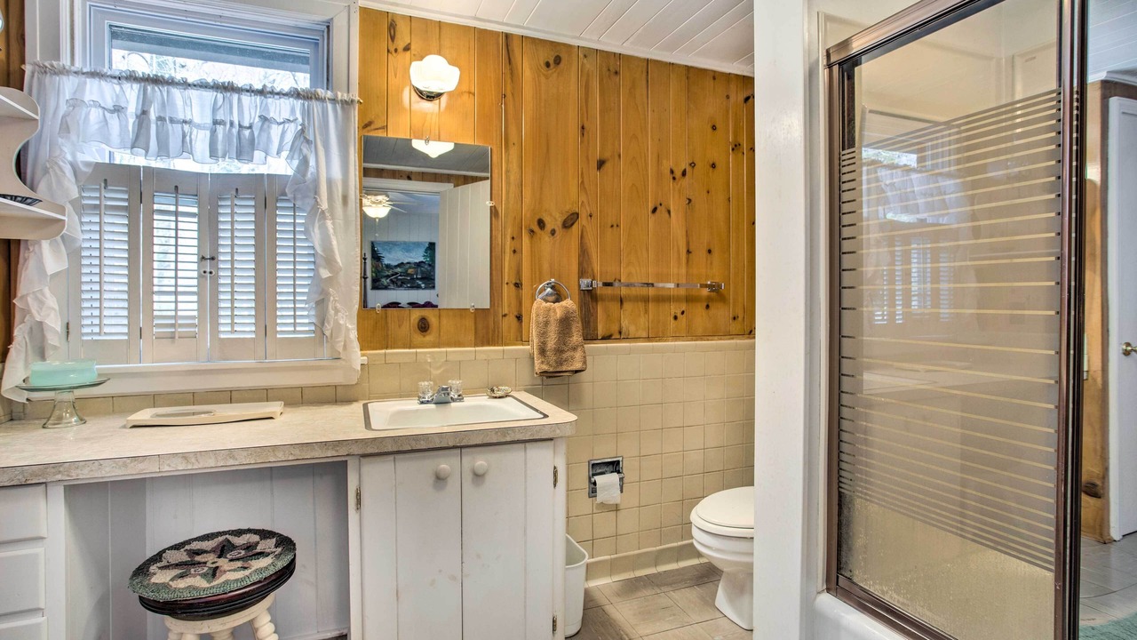 Photo of Bathroom in Hendersonville