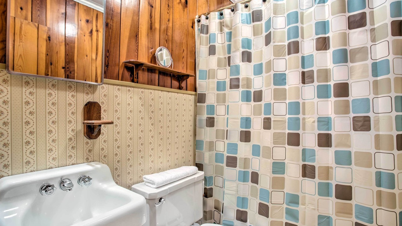Photo of Bathroom in Hendersonville