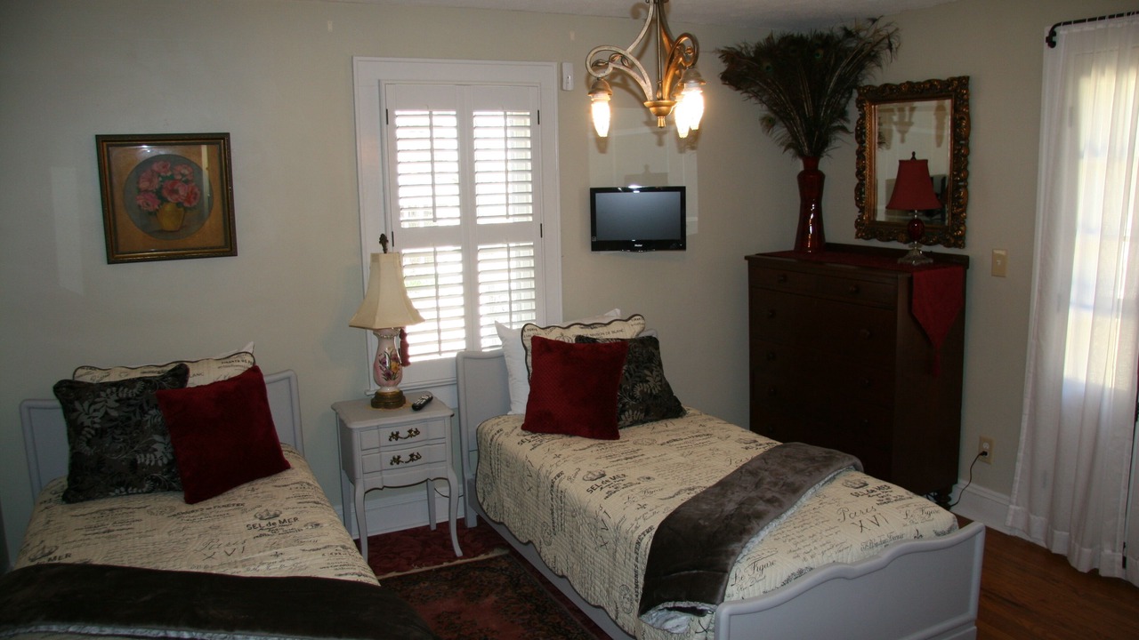 Photo of Bedroom in Hyman Heights Historic District