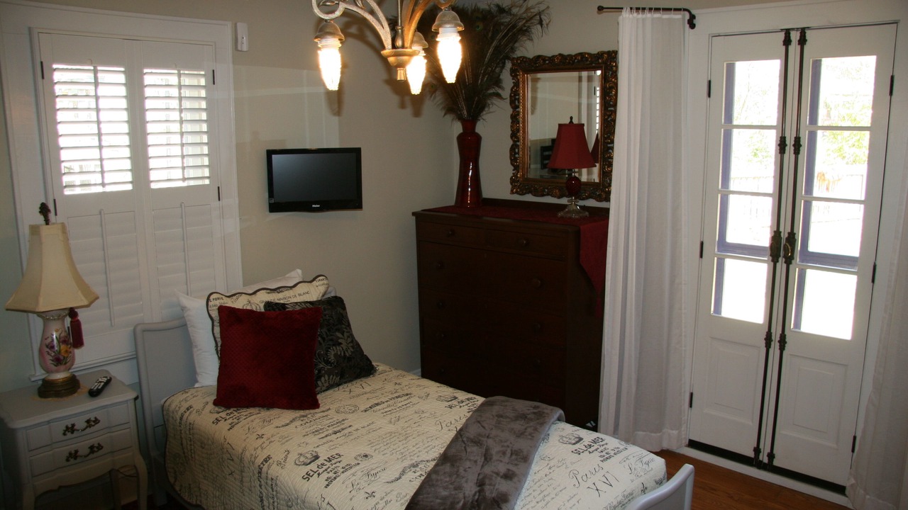 Photo of Bedroom in Hyman Heights Historic District