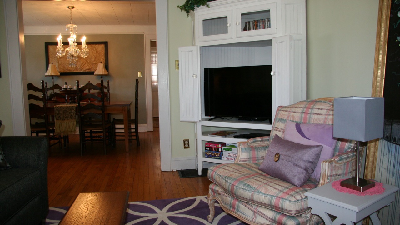 Photo of Livingroom in Hyman Heights Historic District