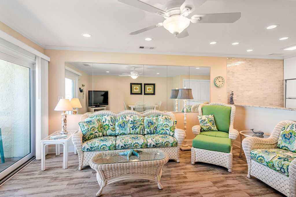Photo of Livingroom in Emerald Isle