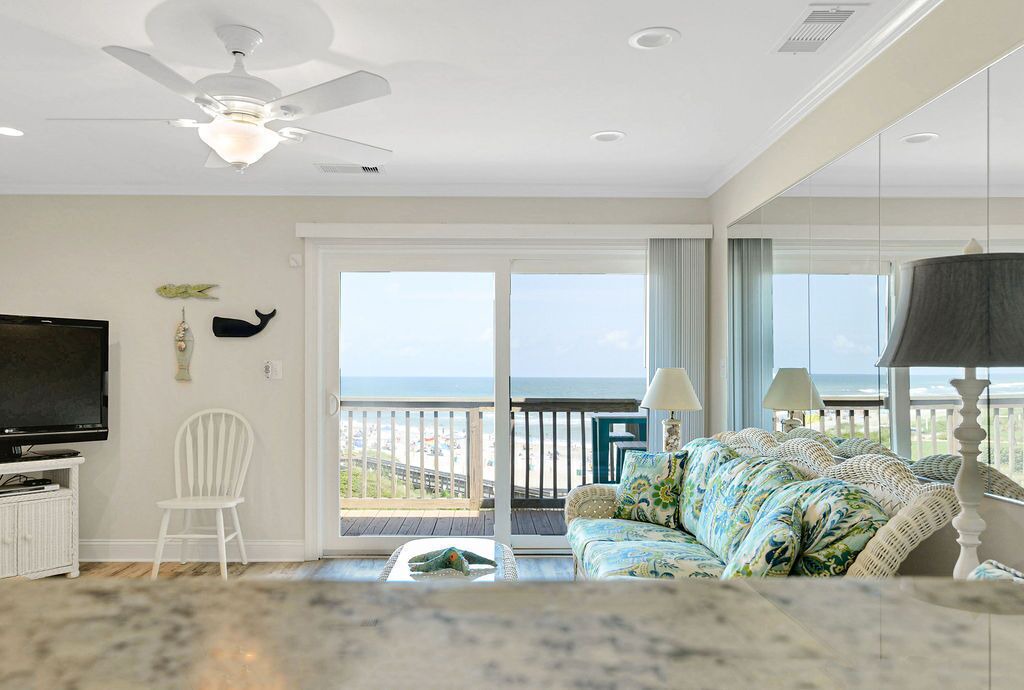 Photo of Livingroom in Emerald Isle
