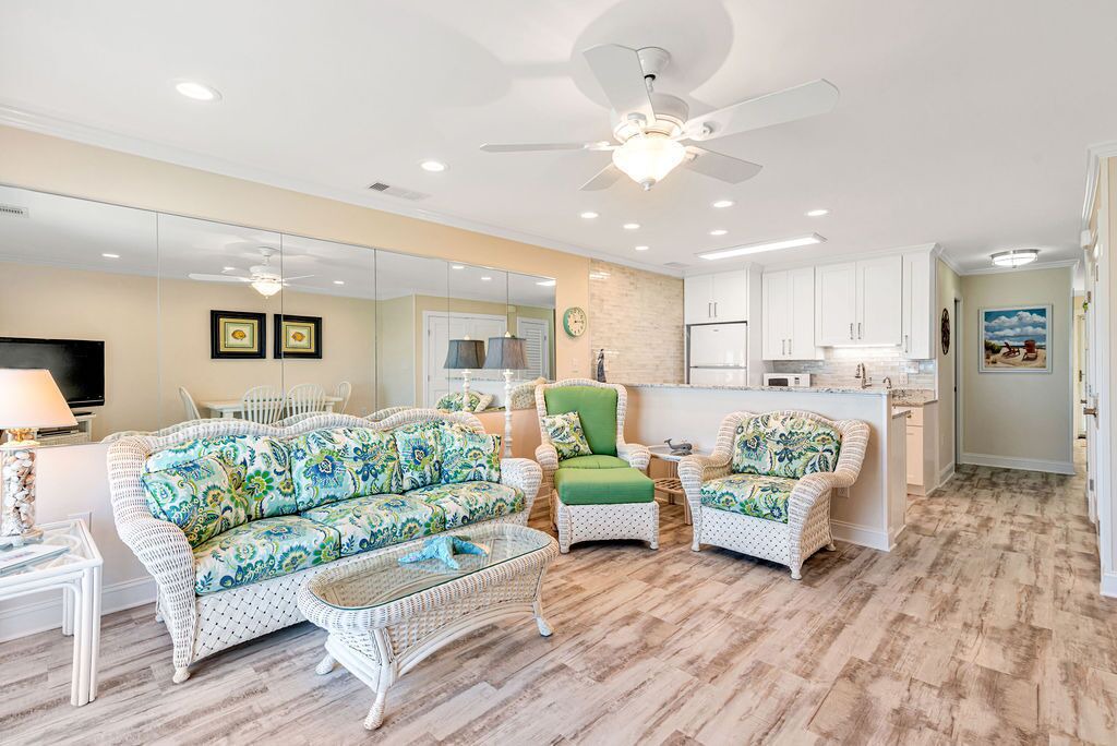 Photo of Livingroom in Emerald Isle