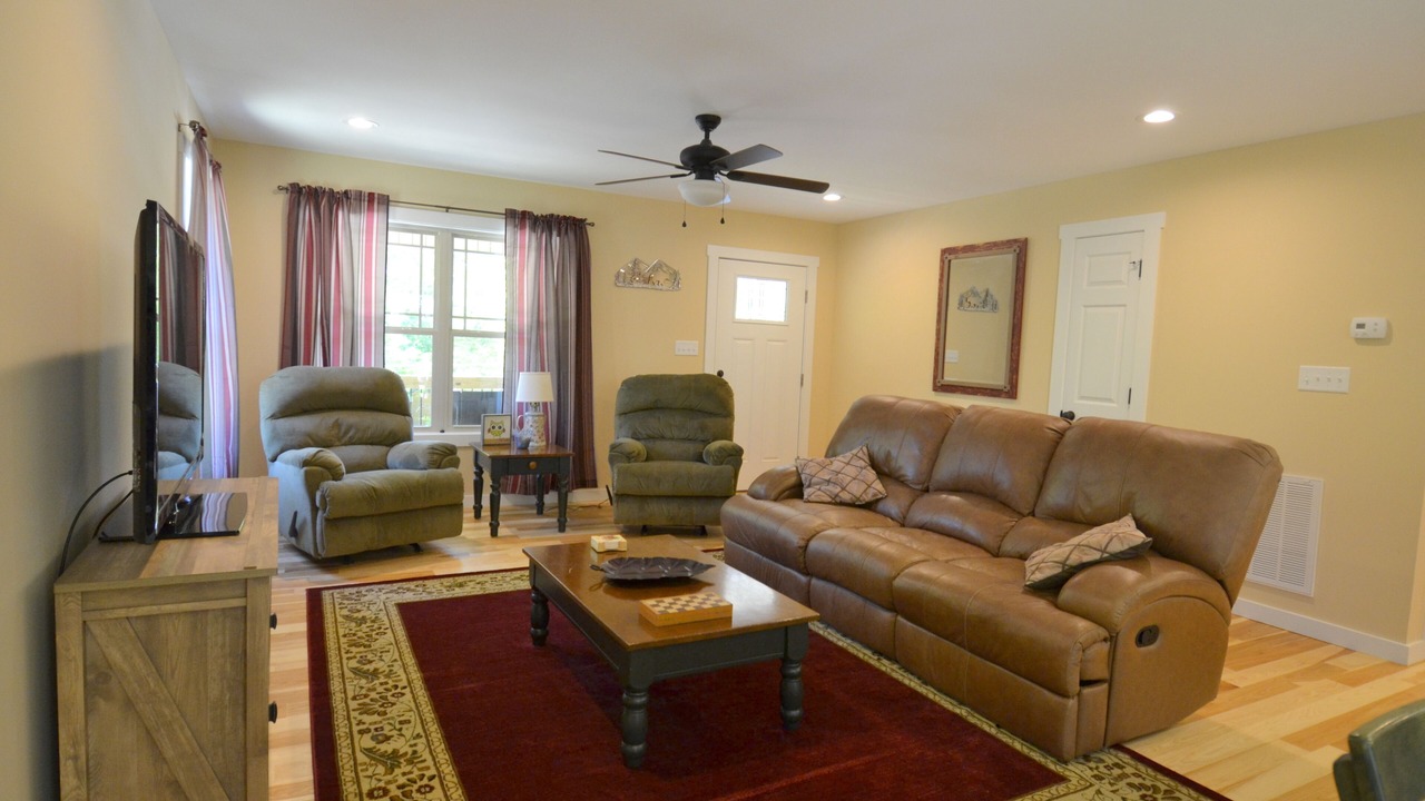Photo of Livingroom in Fairview