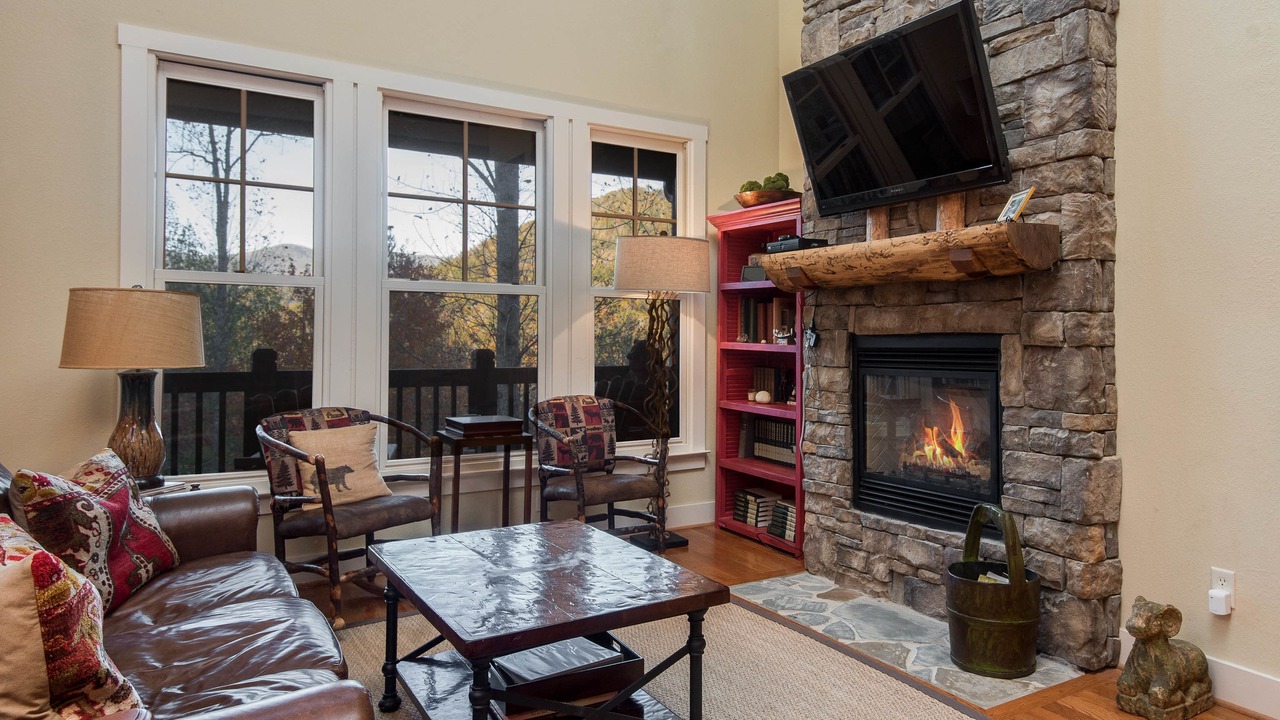 Photo of Livingroom in Bear Lake Reserve