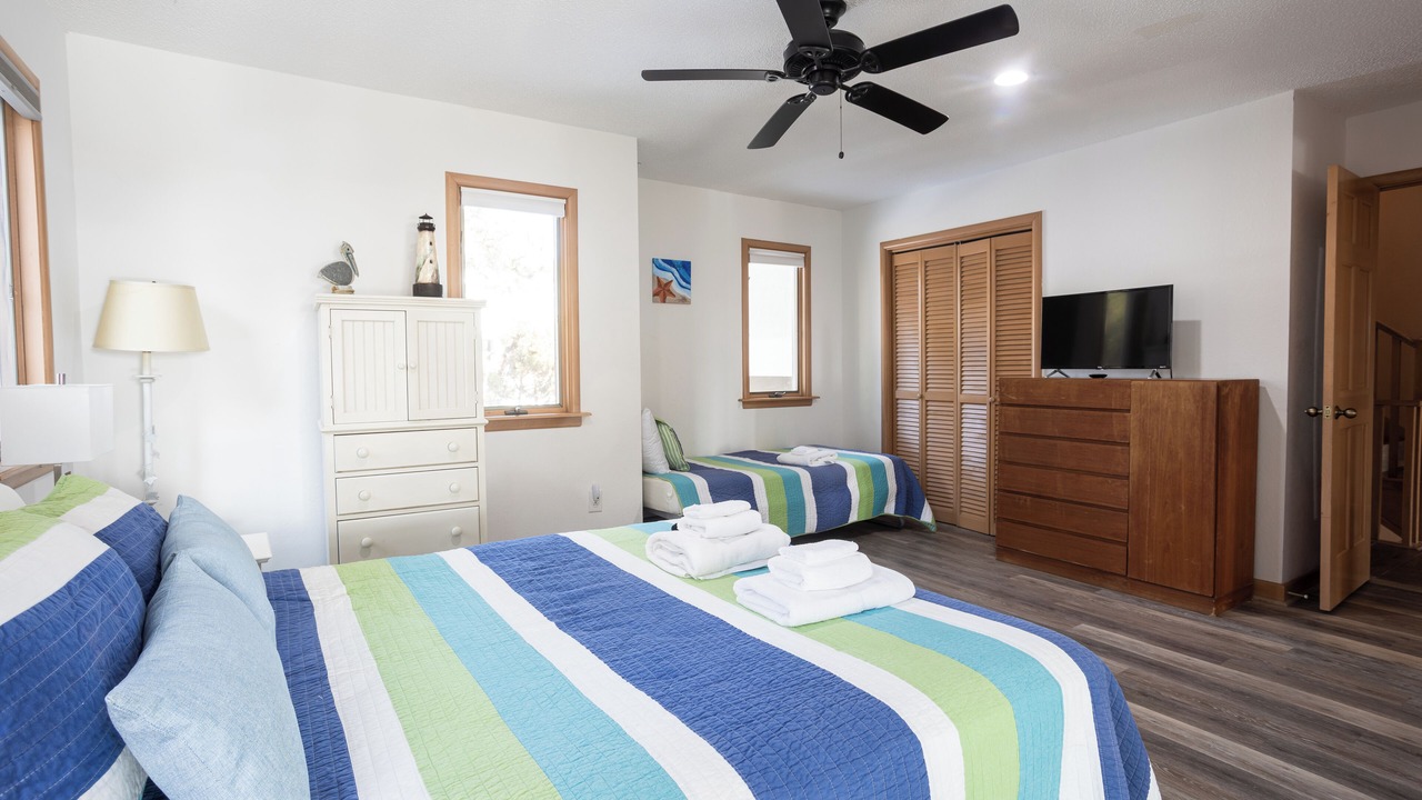 Photo of Bedroom in Monteray Shores