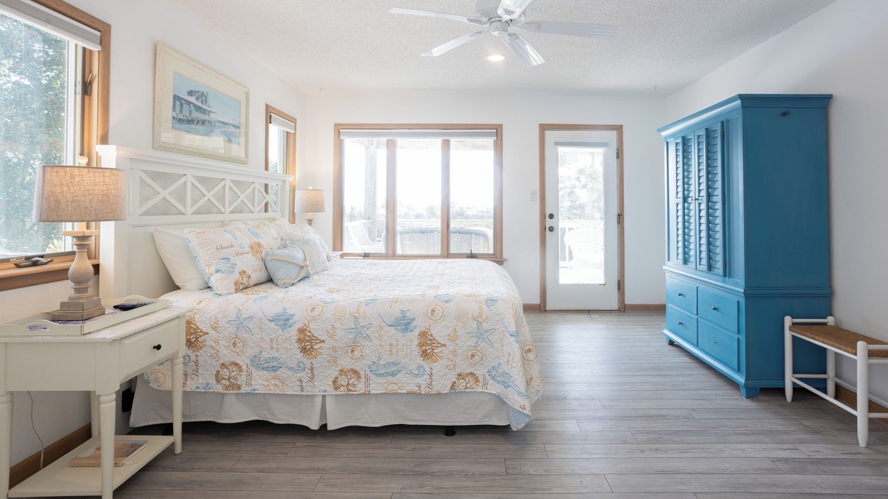 Photo of Bedroom in Monteray Shores