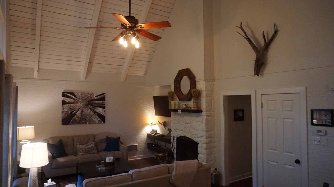 Photo of Livingroom in Charter Hills