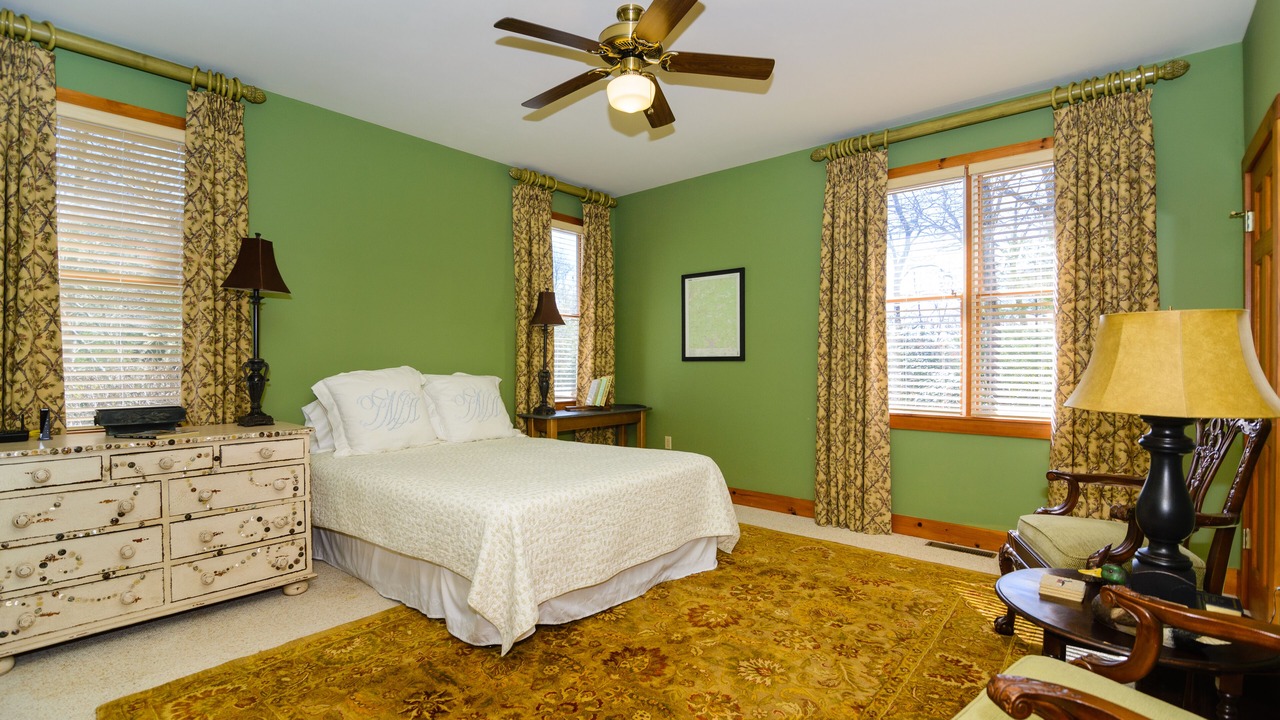 Photo of Bedroom in Lake Toxaway