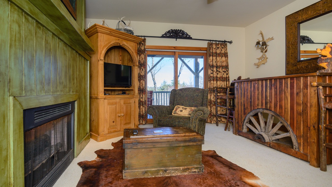 Photo of Livingroom in Lake Toxaway