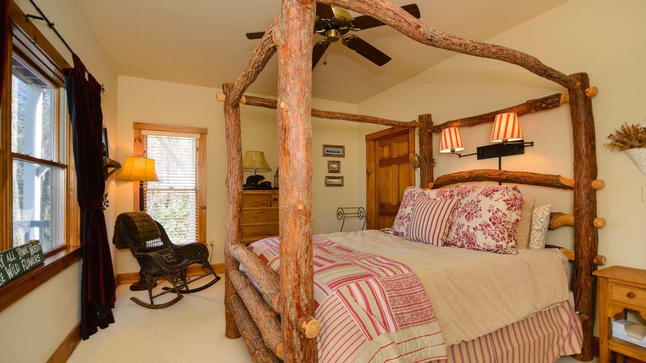 Photo of Bedroom in Lake Toxaway