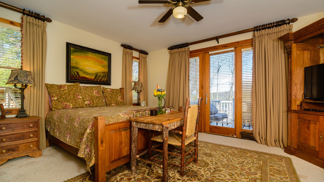 Photo of Bedroom in Lake Toxaway