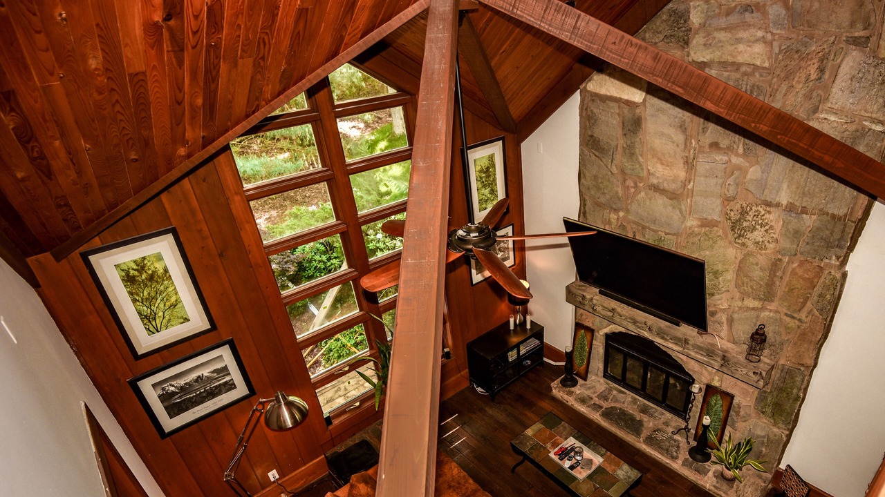 Photo of Bedroom in Leasburg