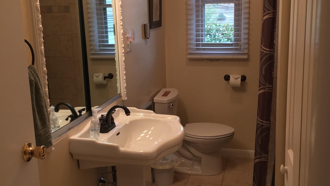Photo of Bedroom in Arden