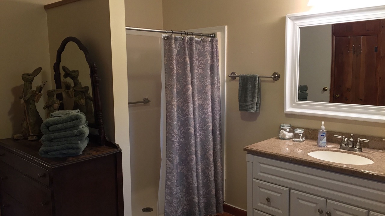 Photo of Bedroom in Arden