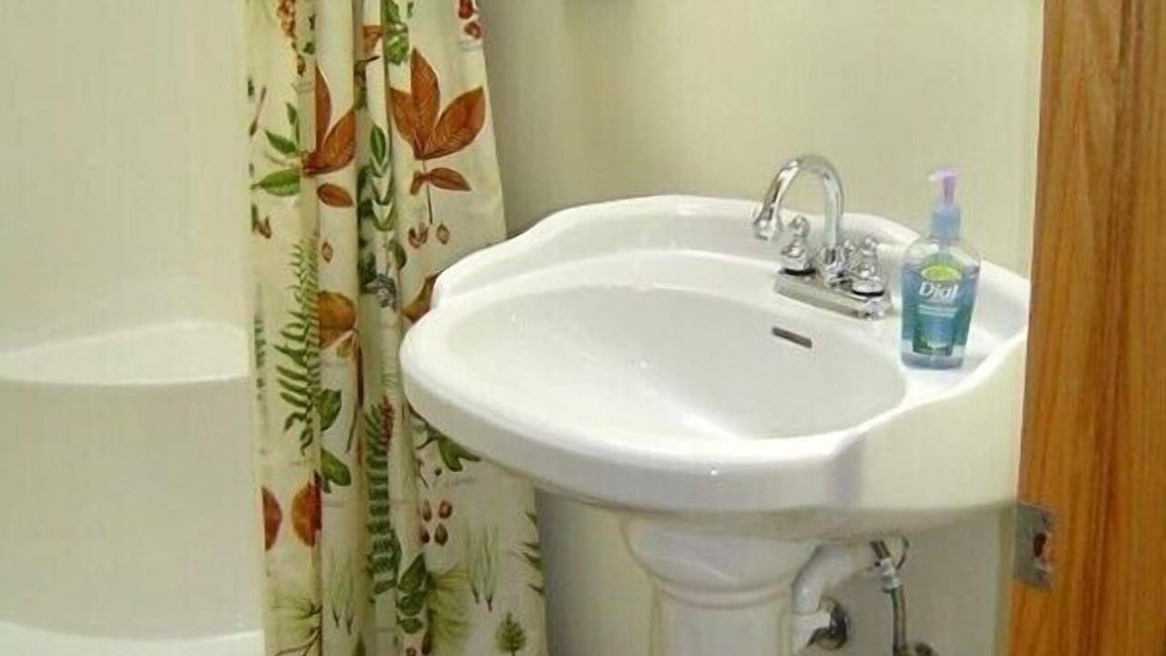 Photo of Bathroom in Candler