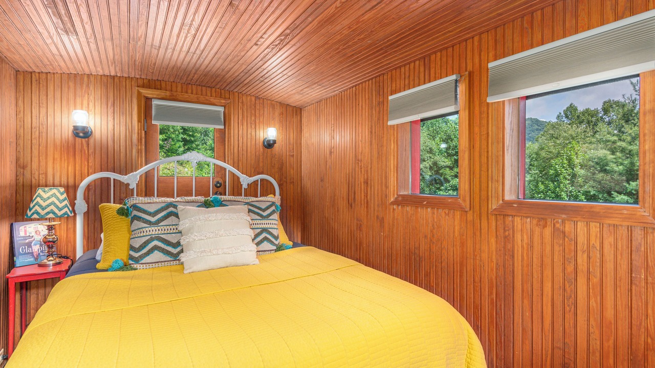Photo of Bedroom in Waynesville