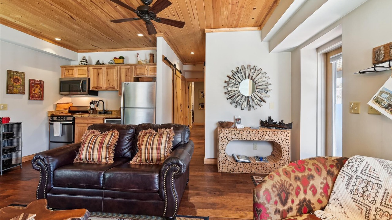 Photo of Livingroom in Blowing Rock