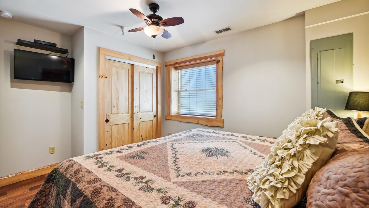 Photo of Bedroom in Blowing Rock