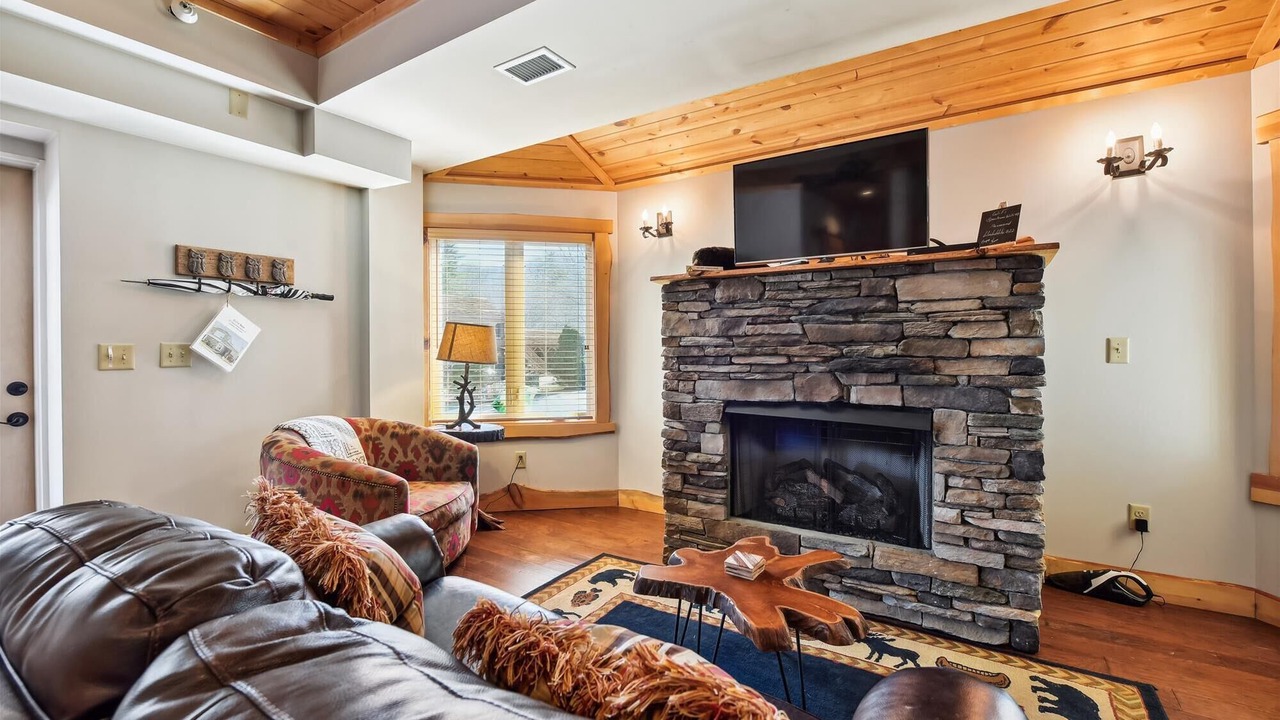 Photo of Livingroom in Blowing Rock