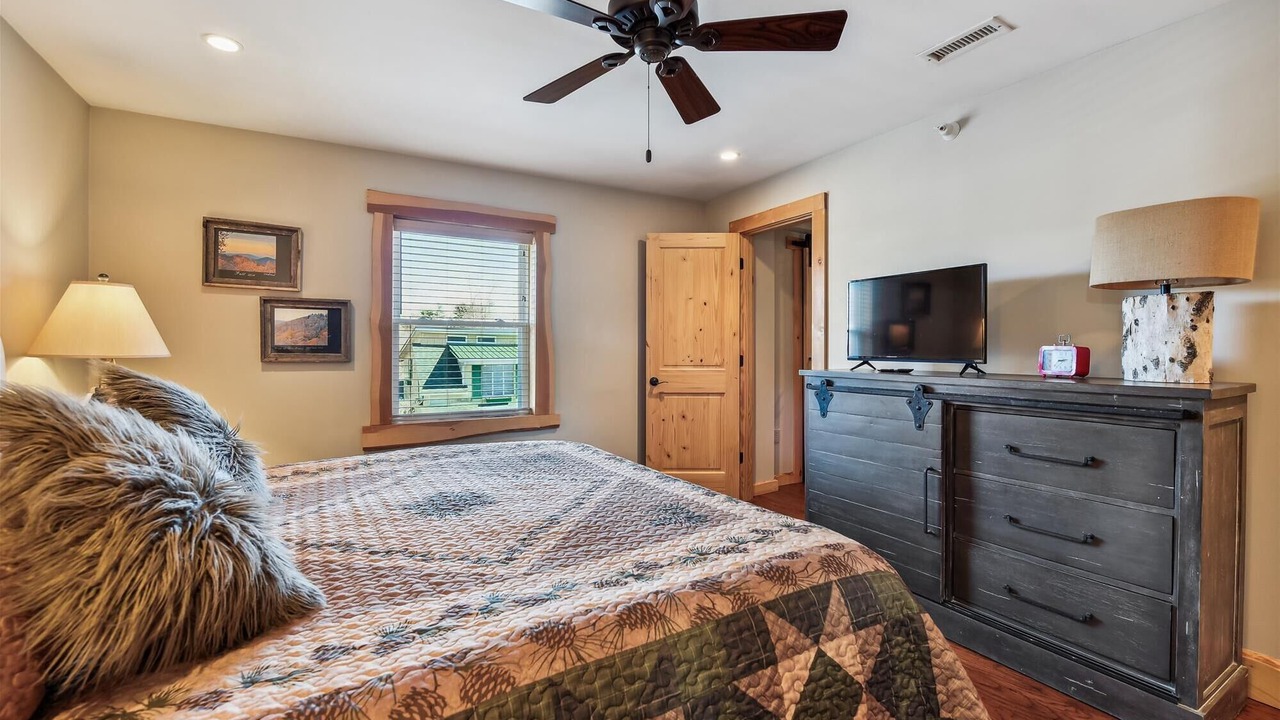 Photo of Bedroom in Blowing Rock