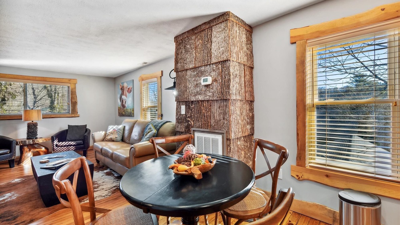 Photo of Livingroom in Blowing Rock