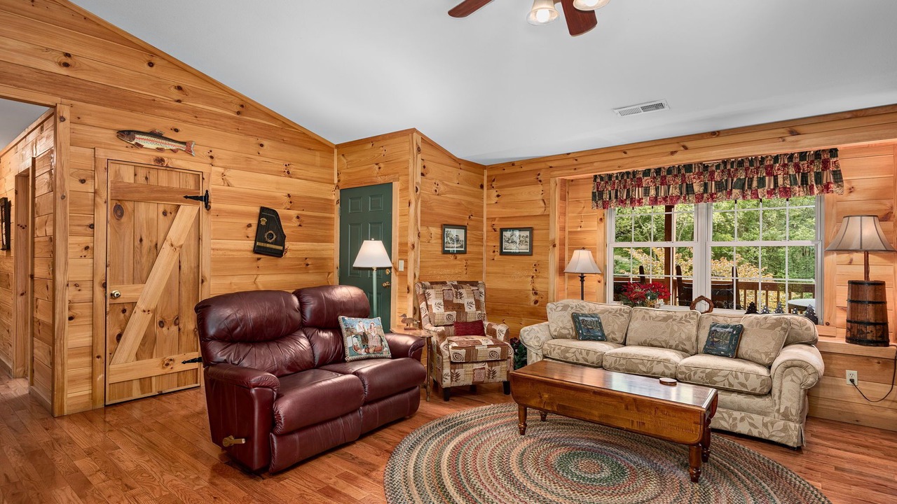 Photo of Livingroom in Weaverville