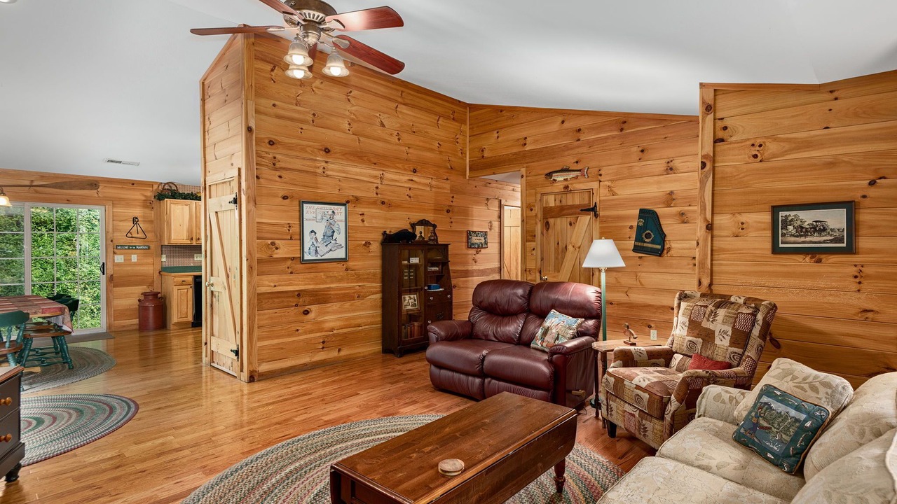 Photo of Livingroom in Weaverville