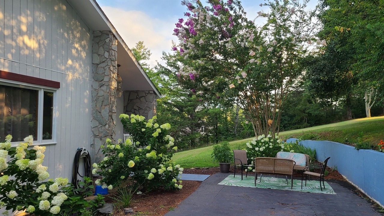 Photo of Patio Balcony in Weaverville