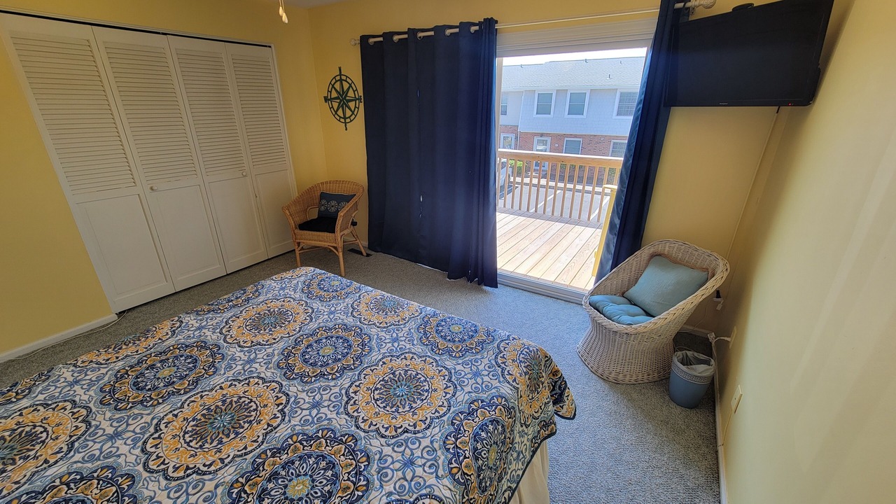 Photo of Bedroom in Pine Knoll Shores